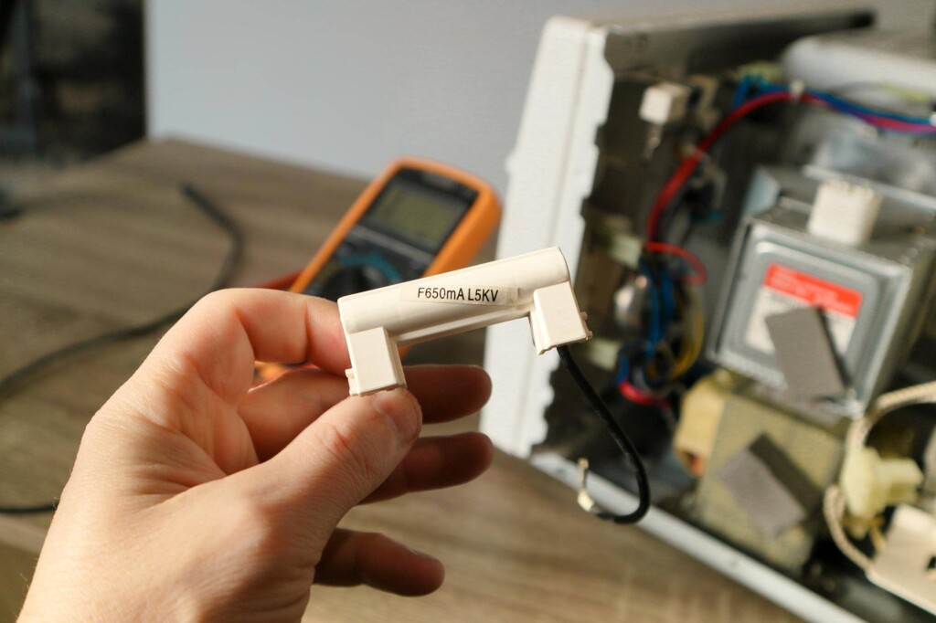 Ile kosztuje przegląd elektryczny 5 letni i co wpływa na cenę?